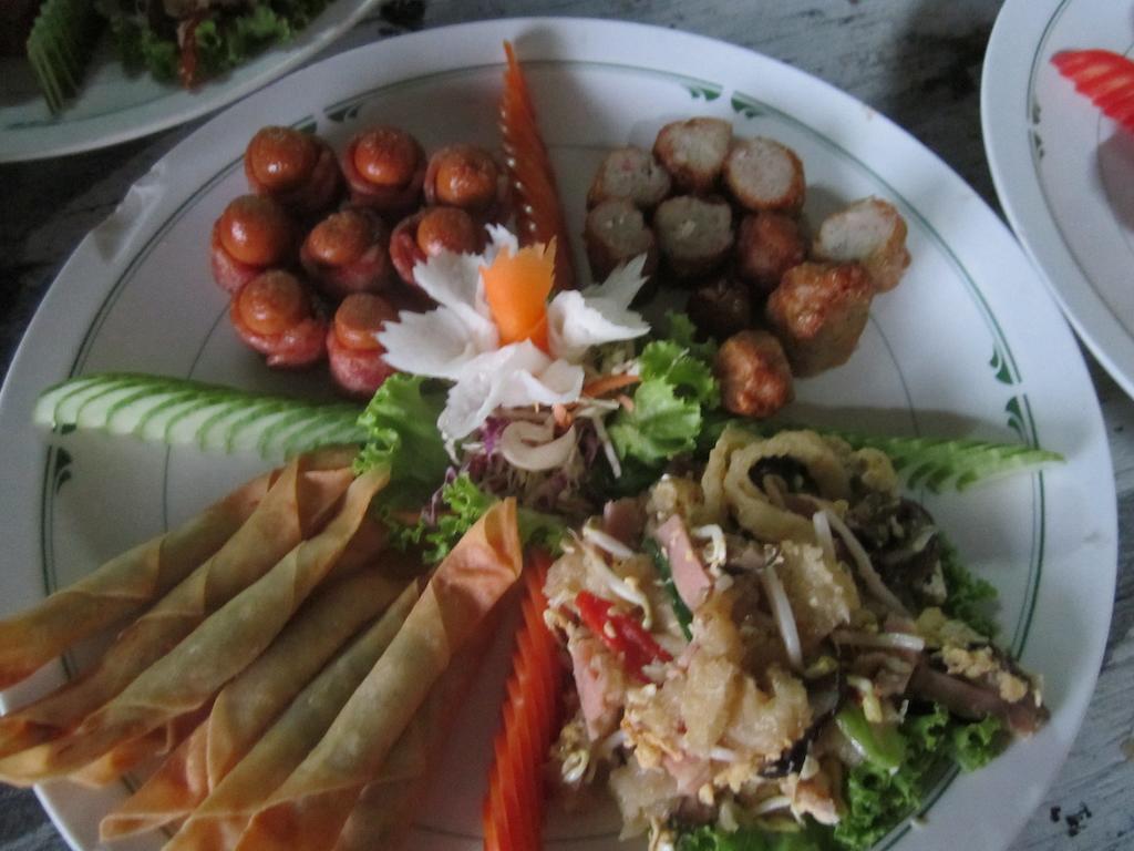 Lopburi Inn Hotel Buitenkant foto