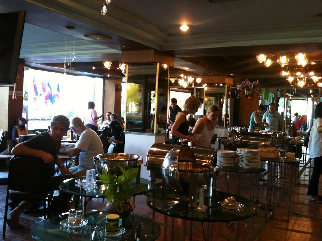 Lopburi Inn Hotel Buitenkant foto