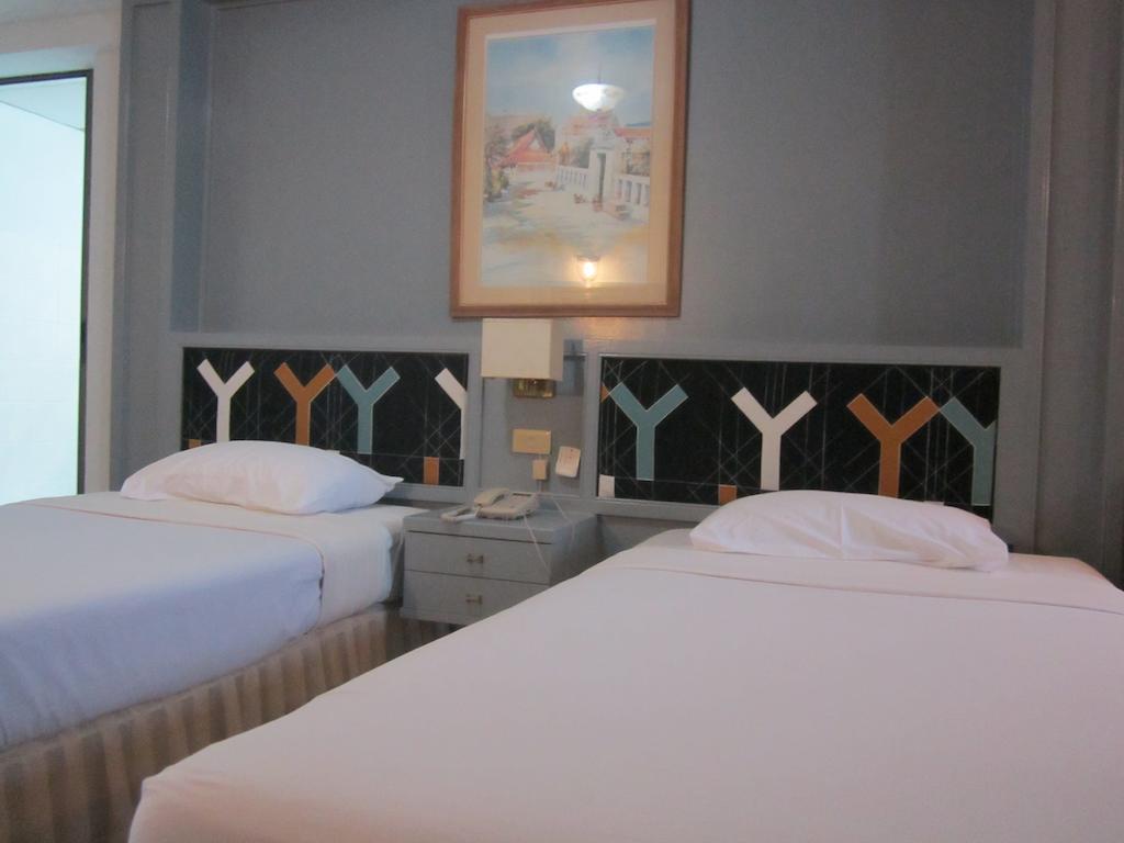 Lopburi Inn Hotel Kamer foto