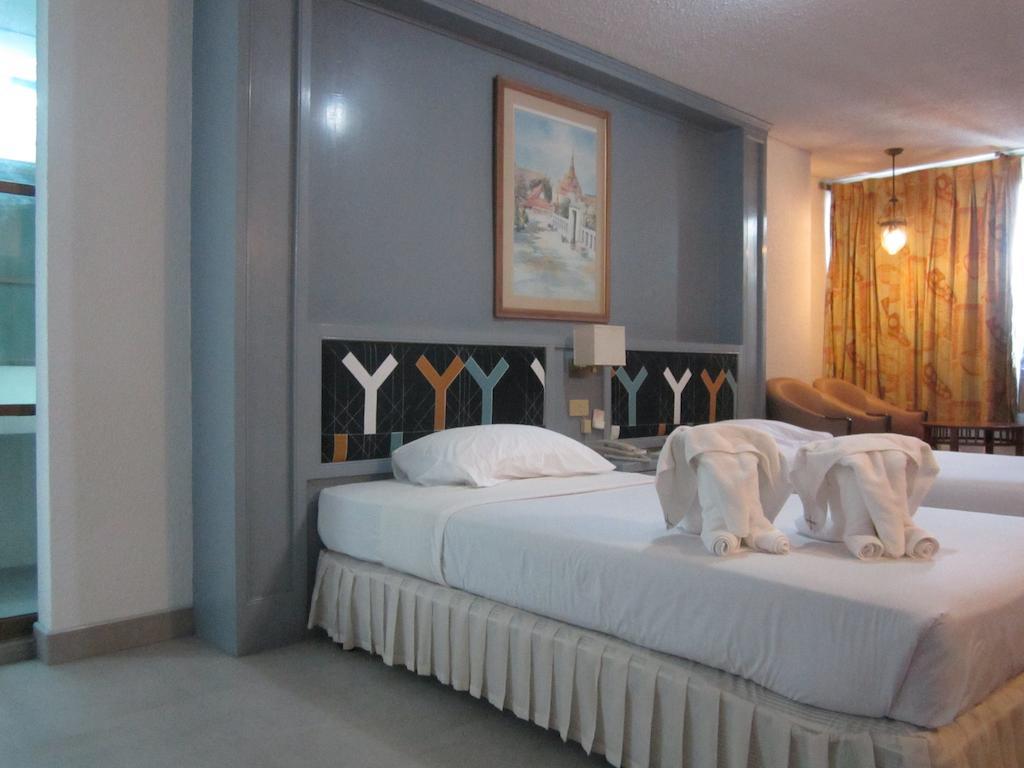 Lopburi Inn Hotel Kamer foto