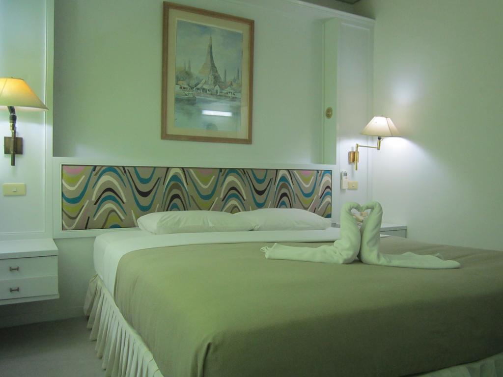 Lopburi Inn Hotel Kamer foto