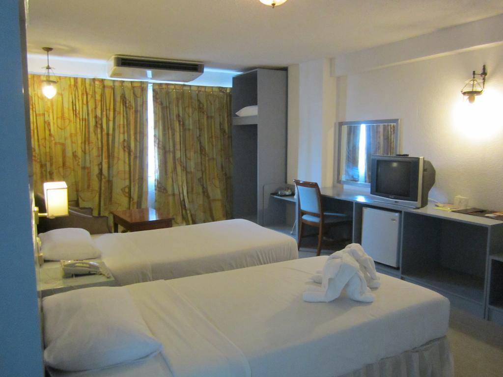 Lopburi Inn Hotel Kamer foto