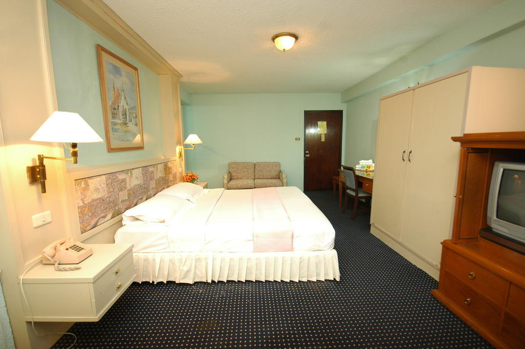 Lopburi Inn Hotel Kamer foto