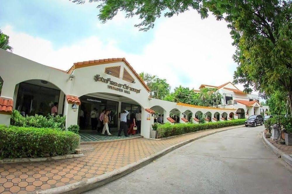 Lopburi Inn Hotel Buitenkant foto