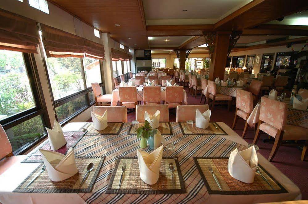 Lopburi Inn Hotel Buitenkant foto